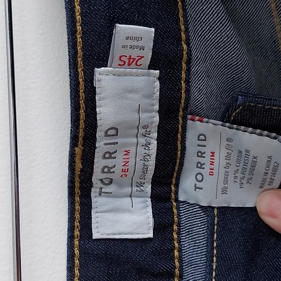 NWT Torrid Skinny Jeans Dark Wash Size 24S - Picture 6 of 11